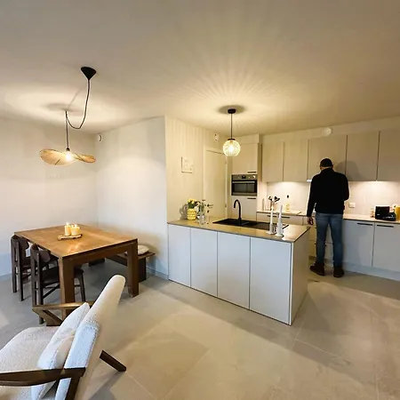 The Waves - Familie Dichtbij Het Met Privégarage Apartamento