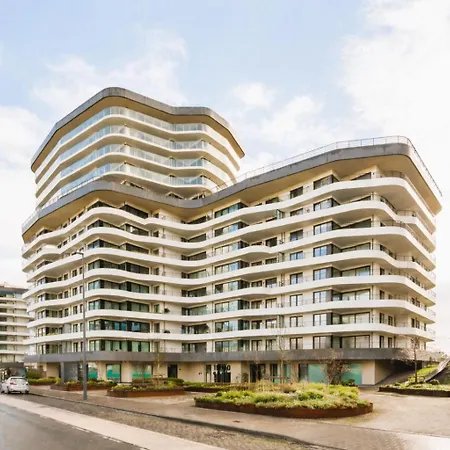 The Waves - Familie Dichtbij Het Met Privégarage Apartamento